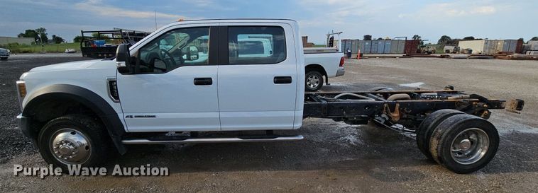 image for item LM9103 2018 Ford F550 Super Duty  Crew Cab truck cab and chassis