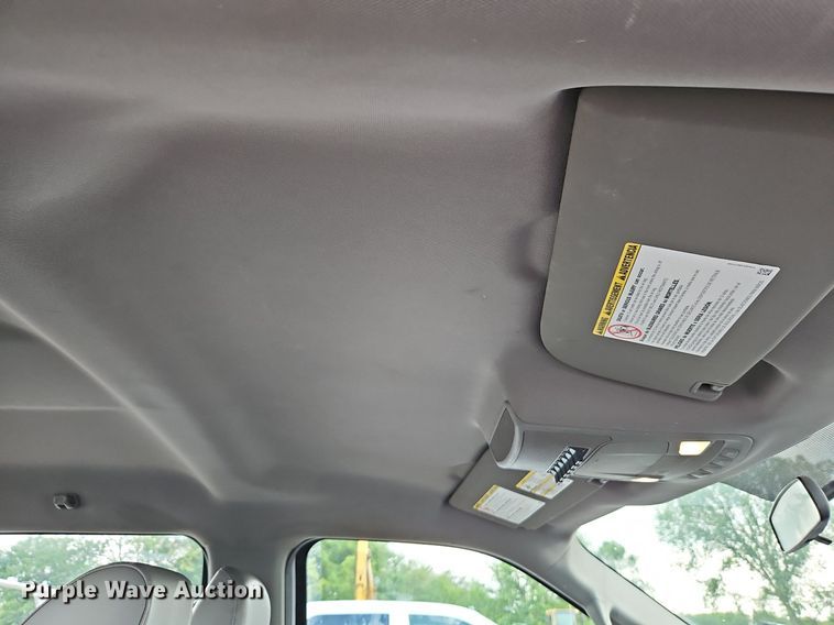 image for item LM9103 2018 Ford F550 Super Duty  Crew Cab truck cab and chassis