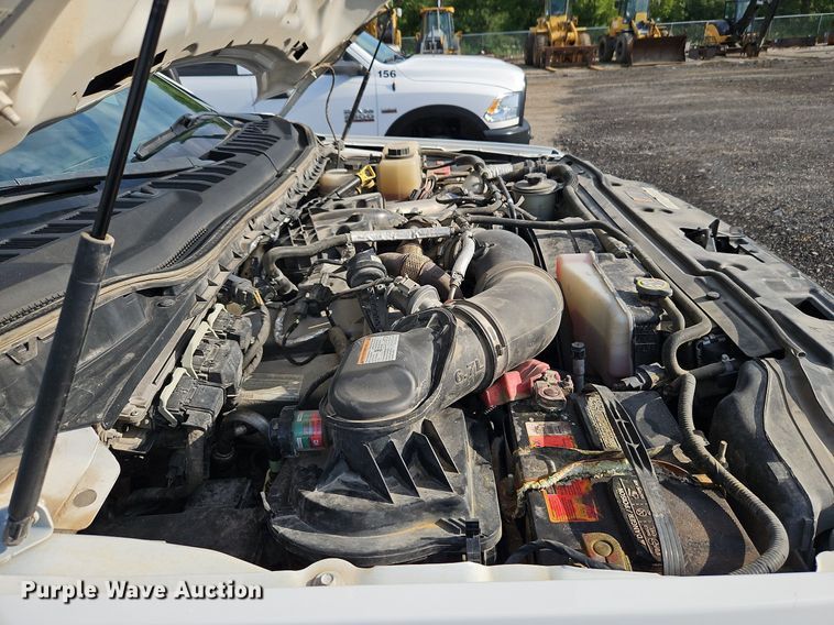 image for item LM9103 2018 Ford F550 Super Duty  Crew Cab truck cab and chassis