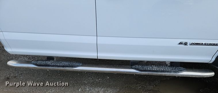 image for item LM9103 2018 Ford F550 Super Duty  Crew Cab truck cab and chassis