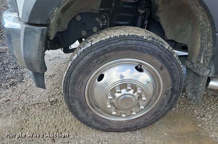 image for item LM9103 2018 Ford F550 Super Duty  Crew Cab truck cab and chassis