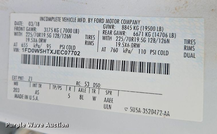 image for item LM9103 2018 Ford F550 Super Duty  Crew Cab truck cab and chassis