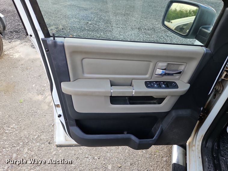 image for item LM9104 2012 Dodge Ram 2500HD  Crew Cab pickup truck