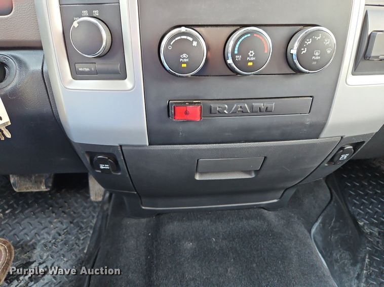 image for item LM9104 2012 Dodge Ram 2500HD  Crew Cab pickup truck