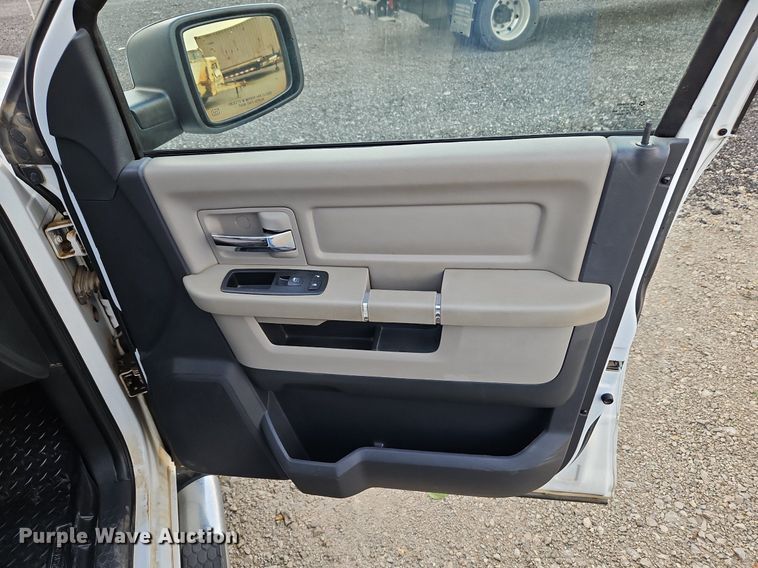 image for item LM9104 2012 Dodge Ram 2500HD  Crew Cab pickup truck