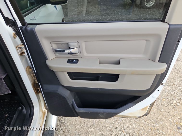 image for item LM9104 2012 Dodge Ram 2500HD  Crew Cab pickup truck