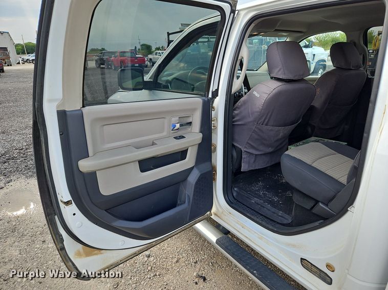 image for item LM9104 2012 Dodge Ram 2500HD  Crew Cab pickup truck