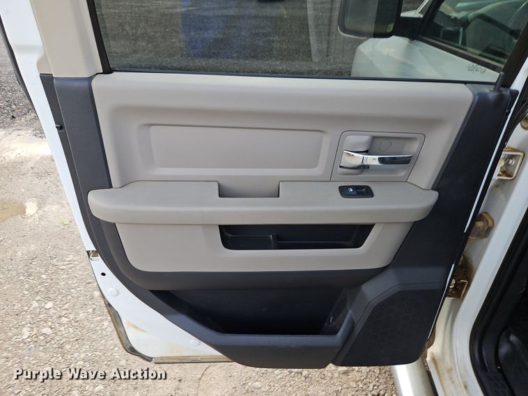 image for item LM9104 2012 Dodge Ram 2500HD  Crew Cab pickup truck