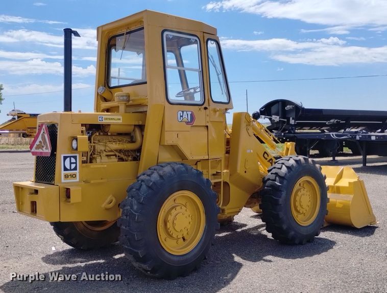 image for item LP9651 1976 Caterpillar 910  wheel loader