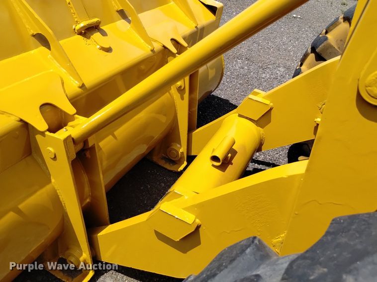 image for item LP9651 1976 Caterpillar 910  wheel loader