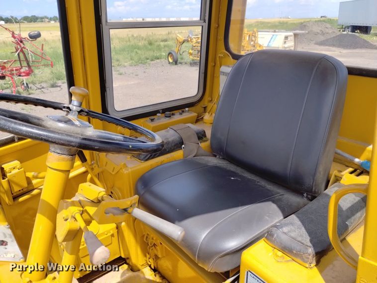 image for item LP9651 1976 Caterpillar 910  wheel loader