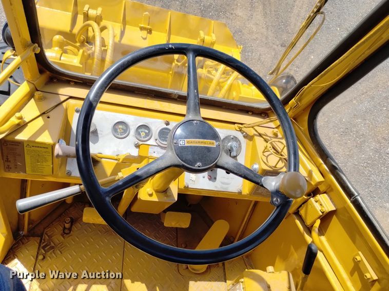 image for item LP9651 1976 Caterpillar 910  wheel loader