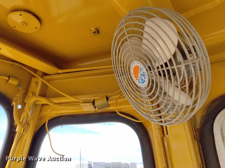 image for item LP9651 1976 Caterpillar 910  wheel loader