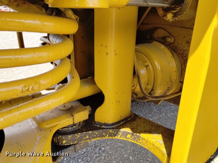 image for item LP9651 1976 Caterpillar 910  wheel loader