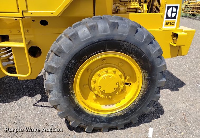 image for item LP9651 1976 Caterpillar 910  wheel loader