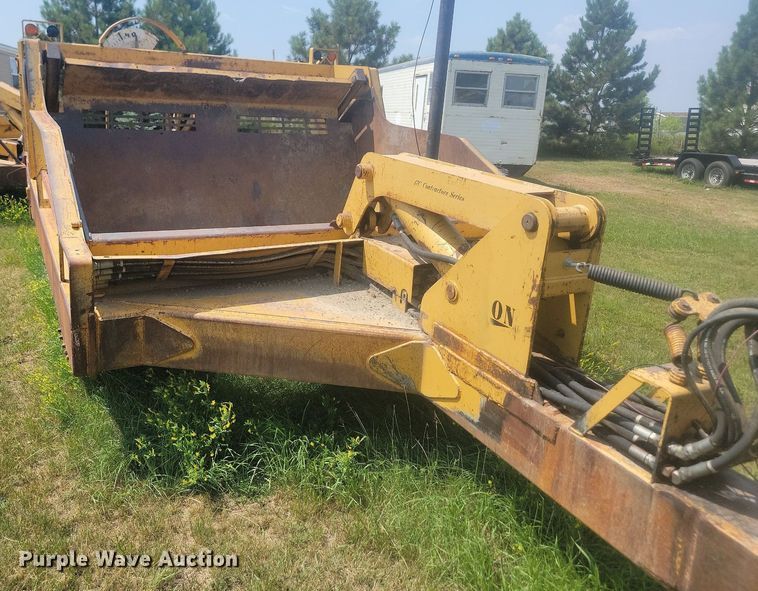 image for item LQ9038 2001 Icon 17C Earthmover  scraper