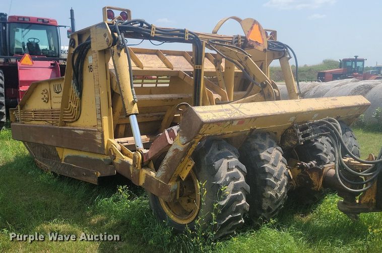 image for item LQ9038 2001 Icon 17C Earthmover  scraper