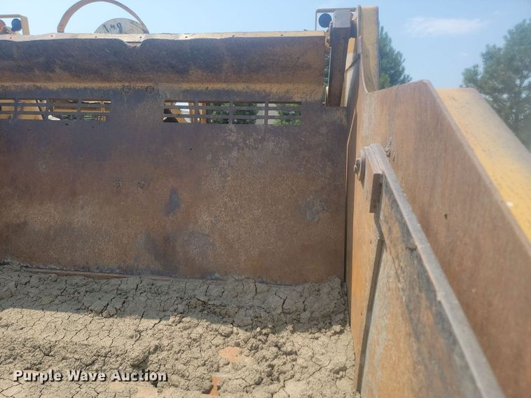 image for item LQ9038 2001 Icon 17C Earthmover  scraper