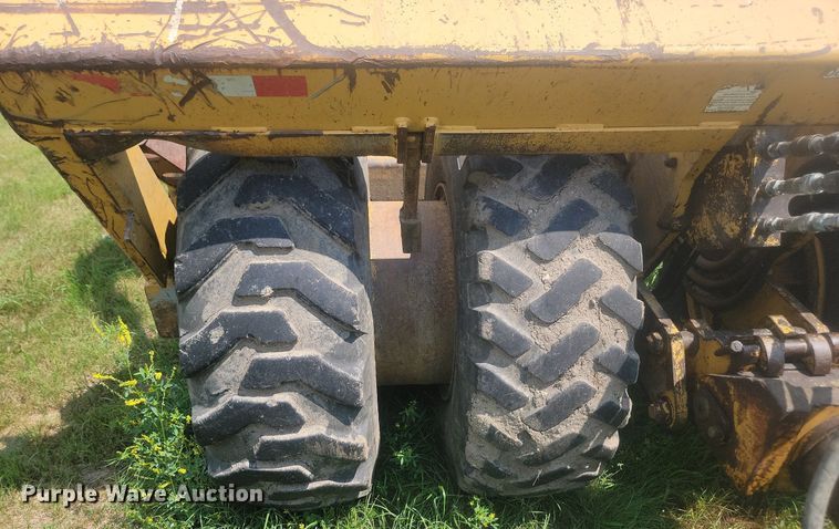 image for item LQ9038 2001 Icon 17C Earthmover  scraper