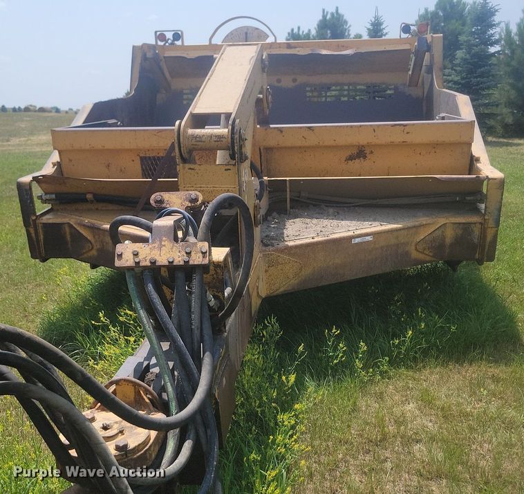 image for item LQ9039 2001 Icon 17C Earthmover  scraper