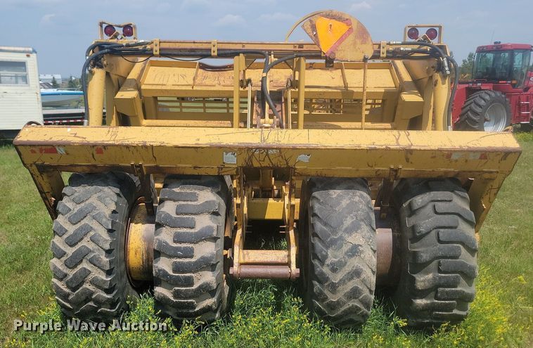 image for item LQ9039 2001 Icon 17C Earthmover  scraper