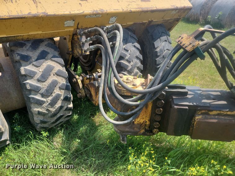 image for item LQ9039 2001 Icon 17C Earthmover  scraper