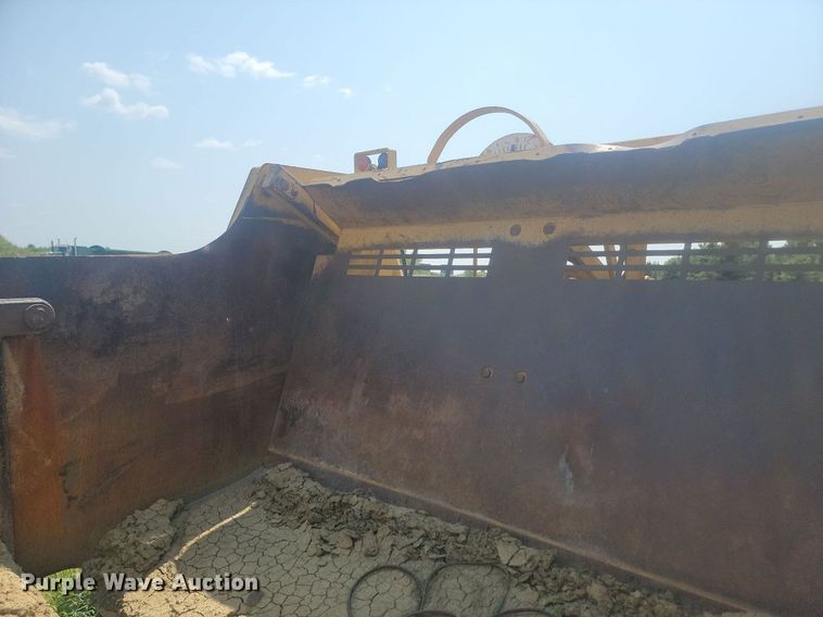 image for item LQ9039 2001 Icon 17C Earthmover  scraper