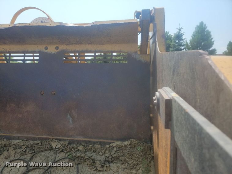 image for item LQ9039 2001 Icon 17C Earthmover  scraper