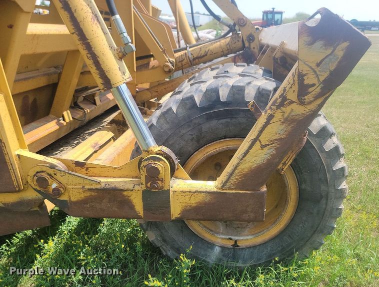 image for item LQ9039 2001 Icon 17C Earthmover  scraper