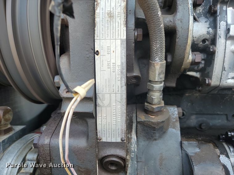 image for item LQ9040 1979 Versatile 875  4WD tractor