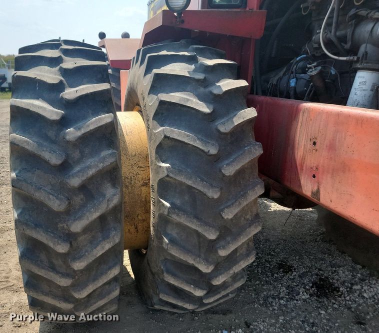 image for item LQ9040 1979 Versatile 875  4WD tractor