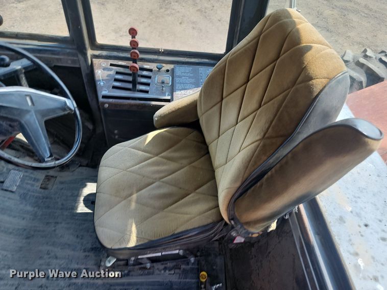 image for item LQ9040 1979 Versatile 875  4WD tractor