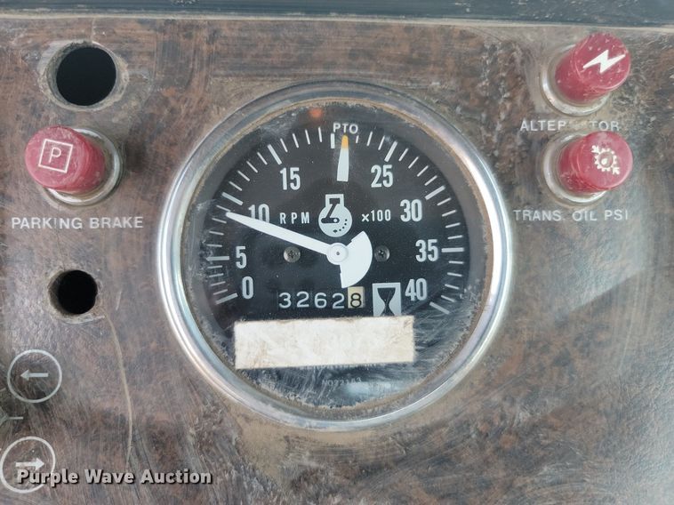 image for item LQ9040 1979 Versatile 875  4WD tractor