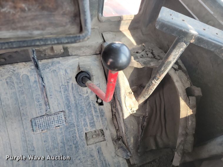 image for item LQ9040 1979 Versatile 875  4WD tractor