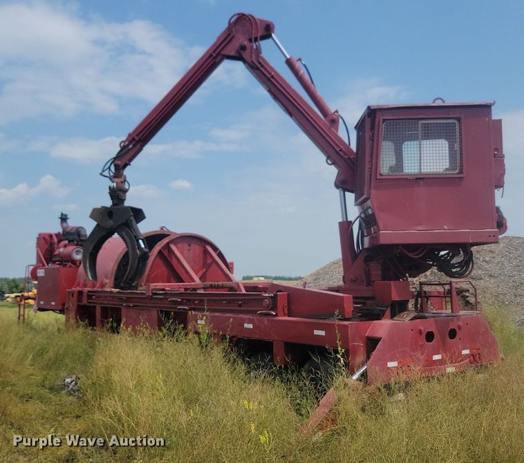 image for item LQ9041 Mobark horizontal grinder