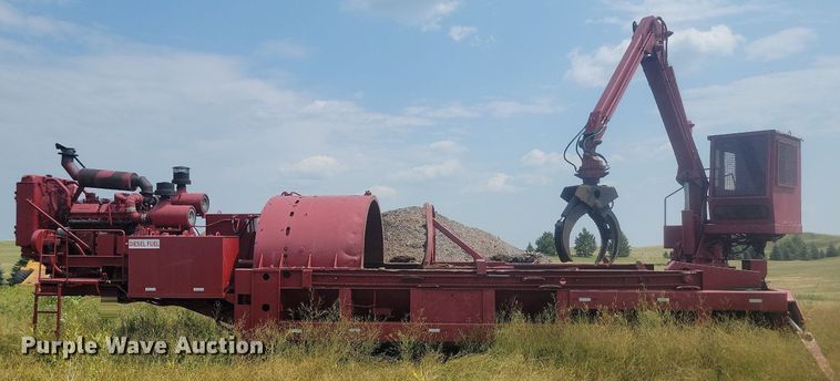 image for item LQ9041 Mobark horizontal grinder