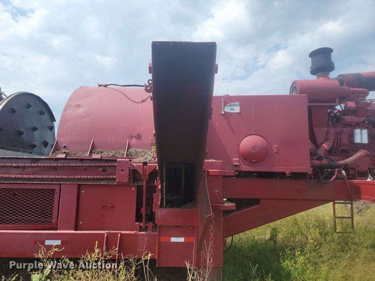 image for item LQ9041 Mobark horizontal grinder