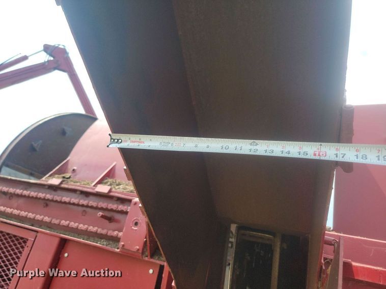 image for item LQ9041 Mobark horizontal grinder