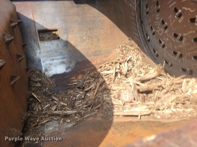 image for item LQ9041 Mobark horizontal grinder