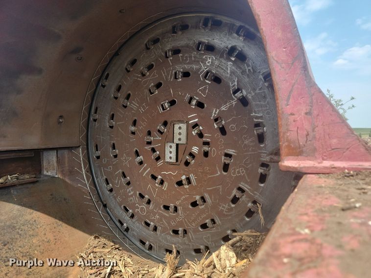 image for item LQ9041 Mobark horizontal grinder