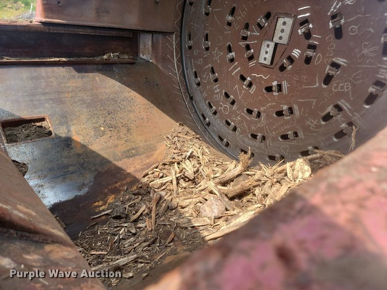 image for item LQ9041 Mobark horizontal grinder