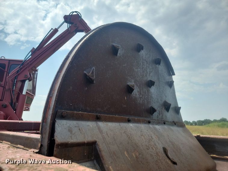 image for item LQ9041 Mobark horizontal grinder