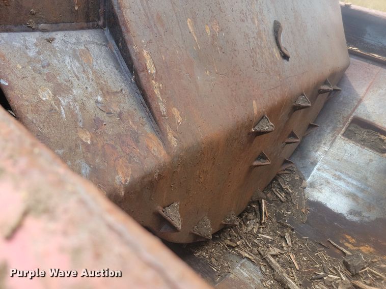 image for item LQ9041 Mobark horizontal grinder