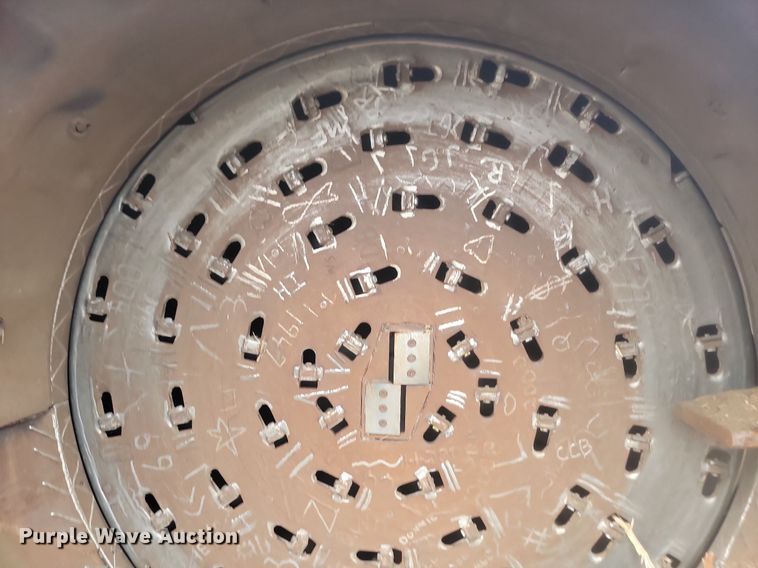 image for item LQ9041 Mobark horizontal grinder