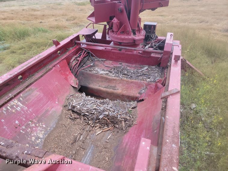 image for item LQ9041 Mobark horizontal grinder