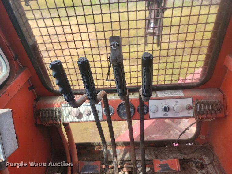 image for item LQ9041 Mobark horizontal grinder