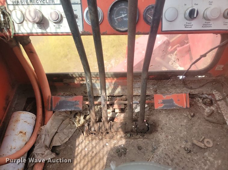 image for item LQ9041 Mobark horizontal grinder