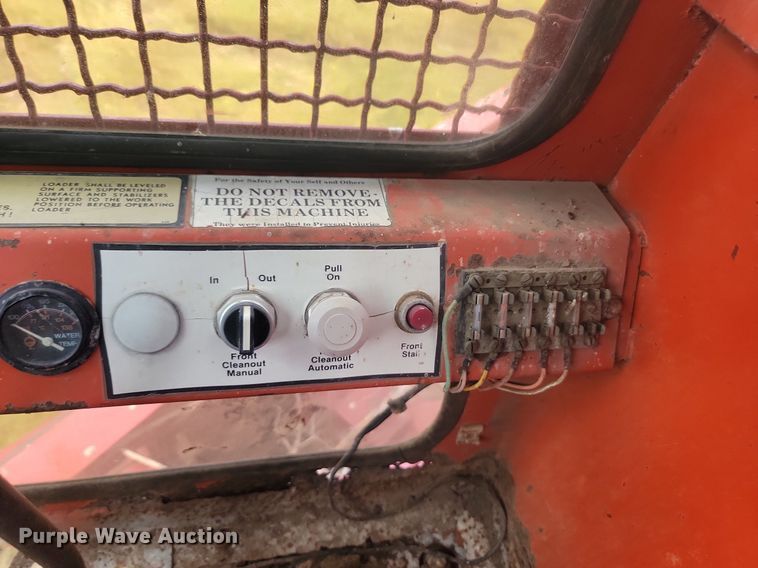 image for item LQ9041 Mobark horizontal grinder