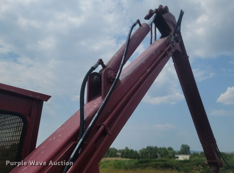 image for item LQ9041 Mobark horizontal grinder