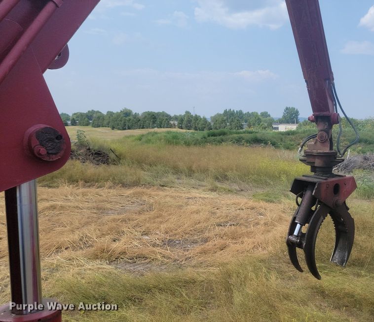 image for item LQ9041 Mobark horizontal grinder